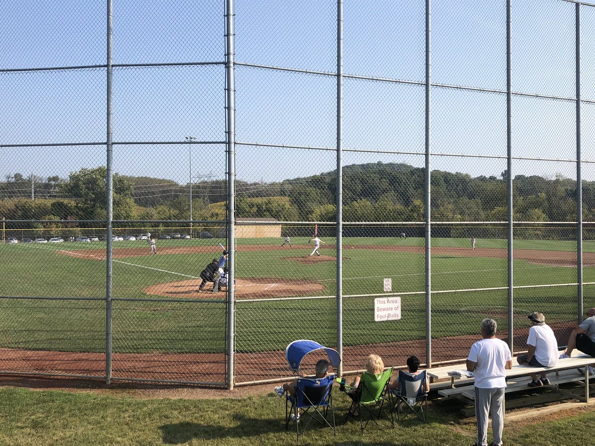 BaseballMontour's tweet photo. Beautiful morning for the black and gold boys to be back on the field 💛🖤#montourbaseball
#montourfallball https://t.co/nJxI0zY4d8