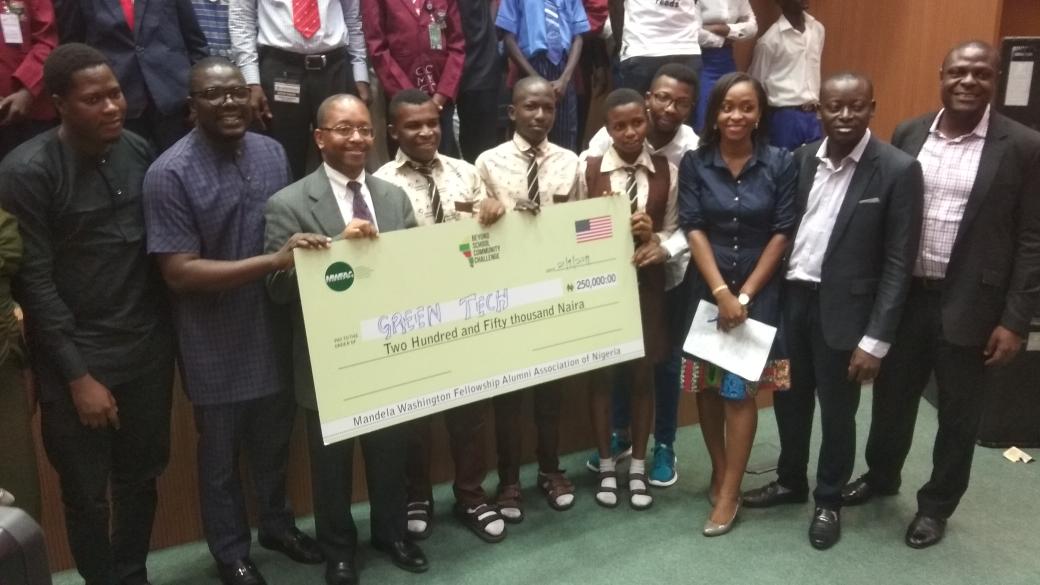 bscchallenge's tweet photo. 2nd runner up Team Green Tech.

#BSCChallenge19 #YLANigeria2019
@WashFellowship @USEmbassyAbuja https://t.co/9DcJH8f6Yf