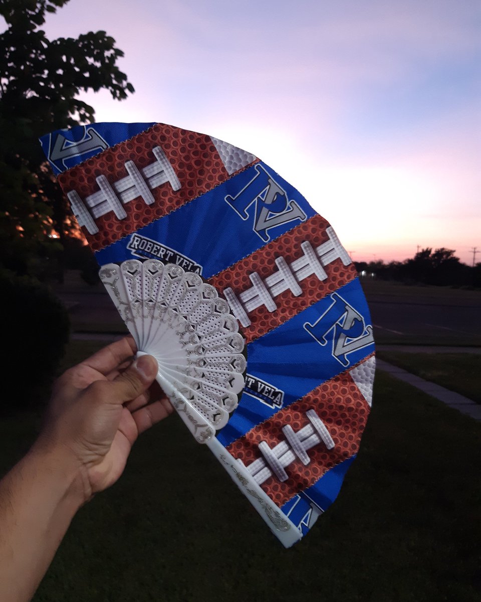 MayraMemory's tweet photo. The Ultimate Fan Fan. 
Available is most RGV high schools.  
More pics coming up. 😊
#SoExtra #memoryblanketsbymayra https://t.co/zngHte9ADn