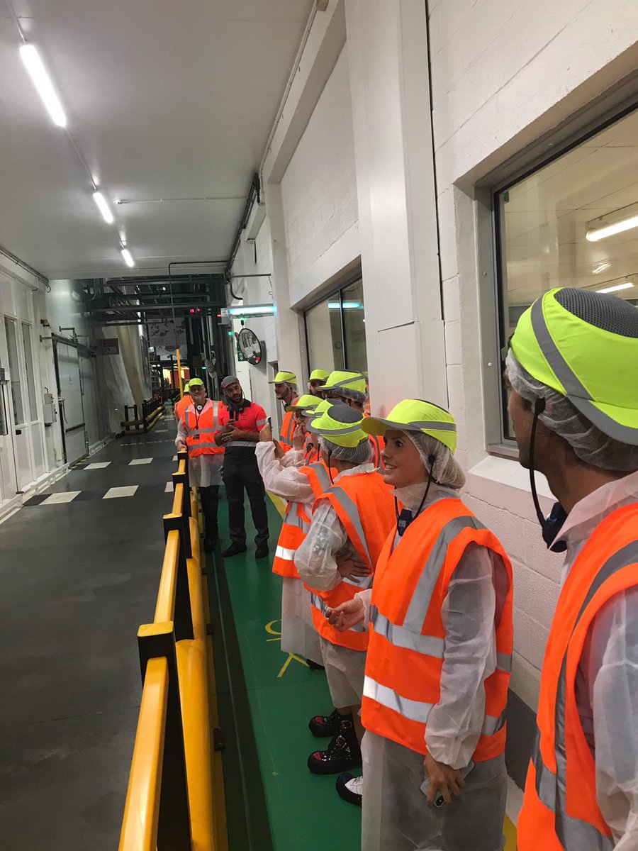 Bienvenue aux influenceurs qui sont venus fêter nos #100AnsEnsemble à l'usine de Socx. 🎂

Au programme : découverte des coulisses de #production de nos boissons et échanges autour de nos engagements. #économiecirculaire #recyclage #MadeInFrance