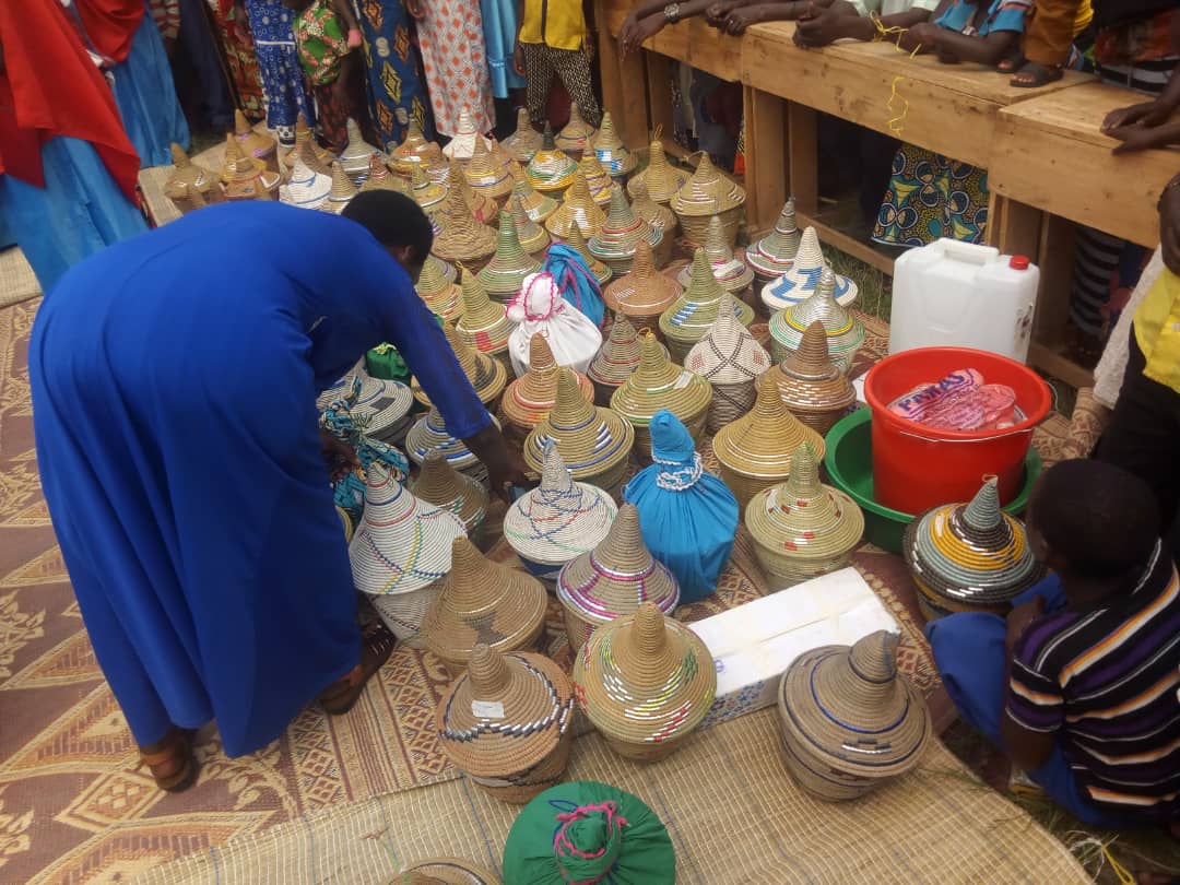gatjmv's tweet photo. Turashimira Abagore bagize Urugaga rw'abagore rushamikiye kuri @rpfinkotanyi mu @RwandaNorth ku gikorwa cyiza mwatangije cyo kubakira no kuremera abagore batishoboye, turabizeza ubufatanye busesuye kuko ibi bigamije gushyira mubikorwa Gahunda ya Chairman Wacu @PaulKagame 2017-24 https://t.co/6H8dEP22o6