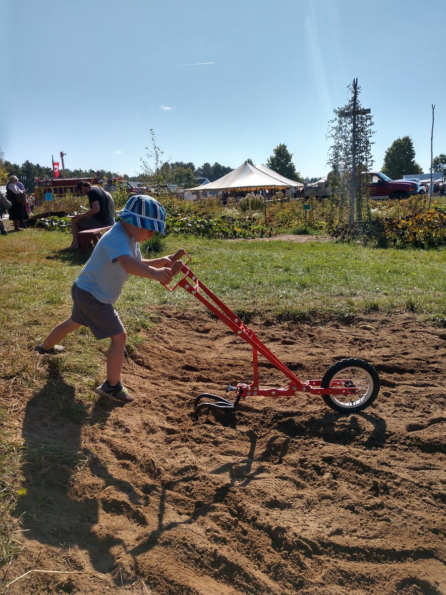 growingwisdom's tweet photo. I'd say this is a good endorsement for how easy these tools are to use. Amazing day for #commongroundfair. @MOFGA  @JohnnySeeds https://t.co/sq4NwDWgmM