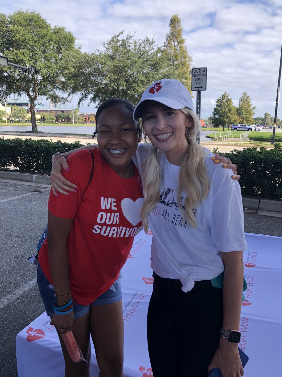 astrostarbright's tweet photo. Enjoying @AHAFirstCoast with a few of my great friends @sharonlroy @SusanTowler from @FLBlue and 
@BollesSchool #healthyhearts club #JaxHeartWalk https://t.co/vSNI1uVQvl