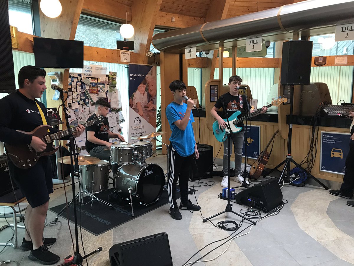bandjaxd's tweet photo. What a great venue at the @Clonguitarfest for a bit of a jam @clonakiltycu #Cigf19 https://t.co/MNayWFM5q6