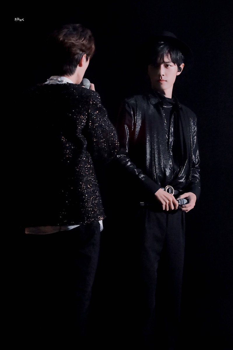 lifestylesrg's tweet photo. -1-ส่วนใหญ่จะเห็นในมุมปั๋ว พอเห็นในมุมจ้านแบบเออ คอก็เอียงเหมือนกัน มองน้องจ���ตาจะเล่หละครับ พี่น้องต้องมองกันขนาเเน้เลย cr. ·禁忌游戏· #หวังเซียว #หวังอี้ป๋อWangYibo王一博 #เซียวจ้าน肖战 #ปรมาจารย์ลัทธิมารTHfanmeeting #สุยเปี้ยนxWeTV #ป๋อตี้จ้านเกอ #ป๋อจ้าน https://t.co/I7MSoBWaHS