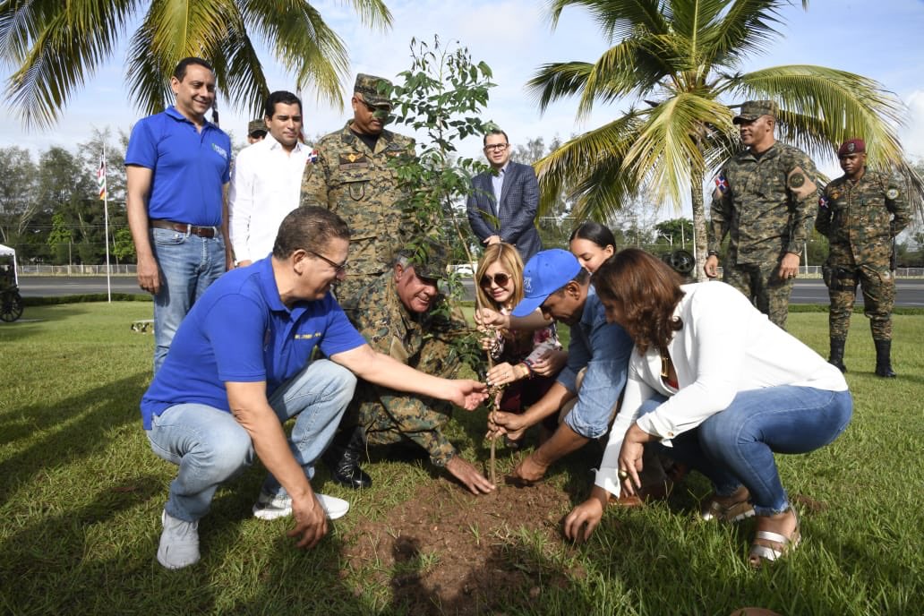 DomingoCG1's tweet photo. Mi sueño y el de todos los que participamos activamente en este tipo de iniciativas a traves de @DominicanLimpia es que todos los días sean Día Nacional de Limpieza. https://t.co/P5yy0qoWz1