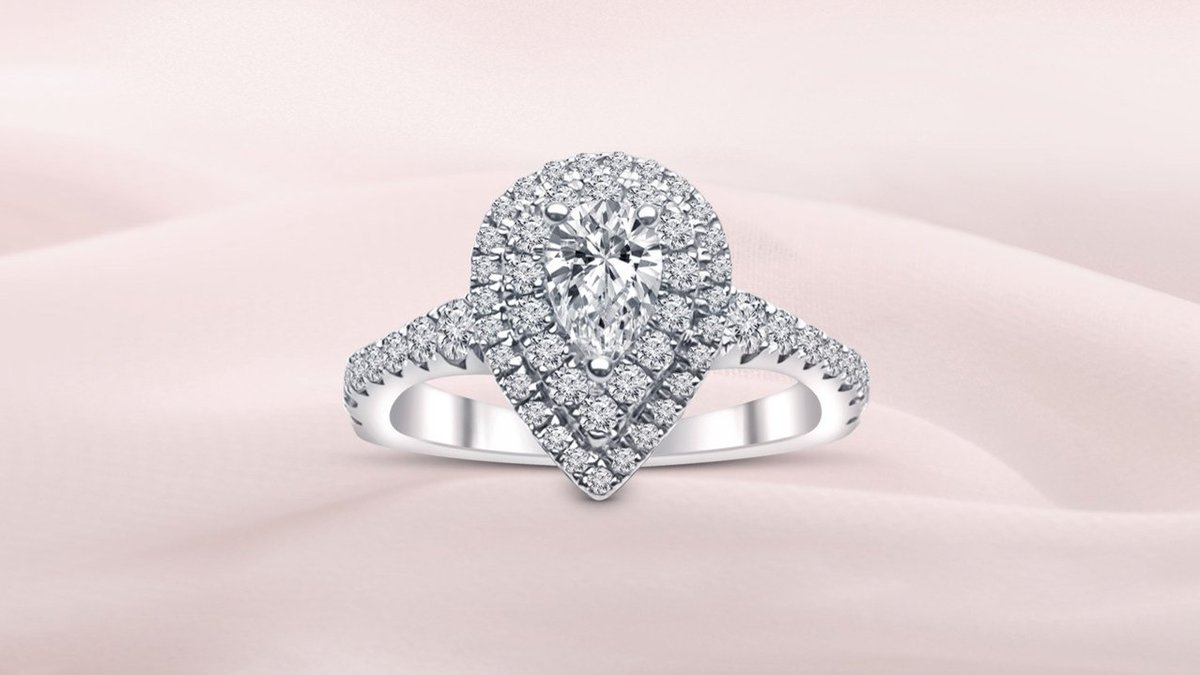 ALTRDiamonds's tweet photo. The pear-shaped created diamond works really well with either a prong or a halo setting.
The prong setting allows the #CreatedDiamond to shine with minimum obstruction.
The tiny created diamonds in a halo setting enhance the brilliance of the ring.
#ALTRCreatedDiamonds https://t.co/QkJ5Dkp50j