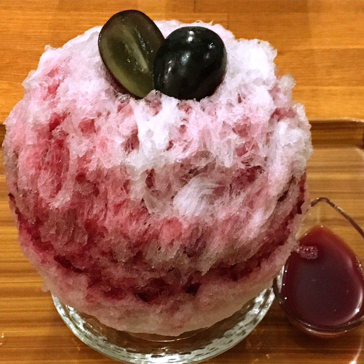 つぶやきジロー على تويتر 池袋 Hachikuでかき氷 ナガノパープルとピオーネ ネクタリンとカルピスみるく ネクタリンは先月食べたのがフレーバートップ 今回がファンタジア