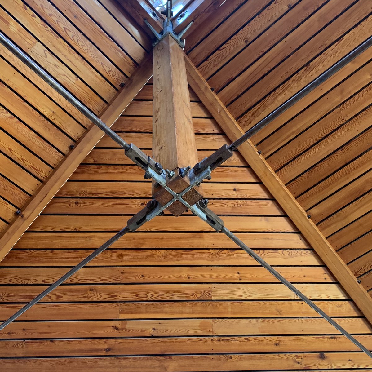 ClaireFPollock's tweet image. Fell in love with this little #70s #brutalist gem @quakersBH by Trevor Dannatt- thanks to: @openhouselondon #OPENHOUSE2019 #blackheath #lewisham #se3 #modernism