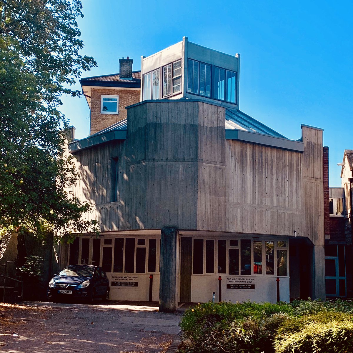 ClaireFPollock's tweet image. Fell in love with this little #70s #brutalist gem @quakersBH by Trevor Dannatt- thanks to: @openhouselondon #OPENHOUSE2019 #blackheath #lewisham #se3 #modernism