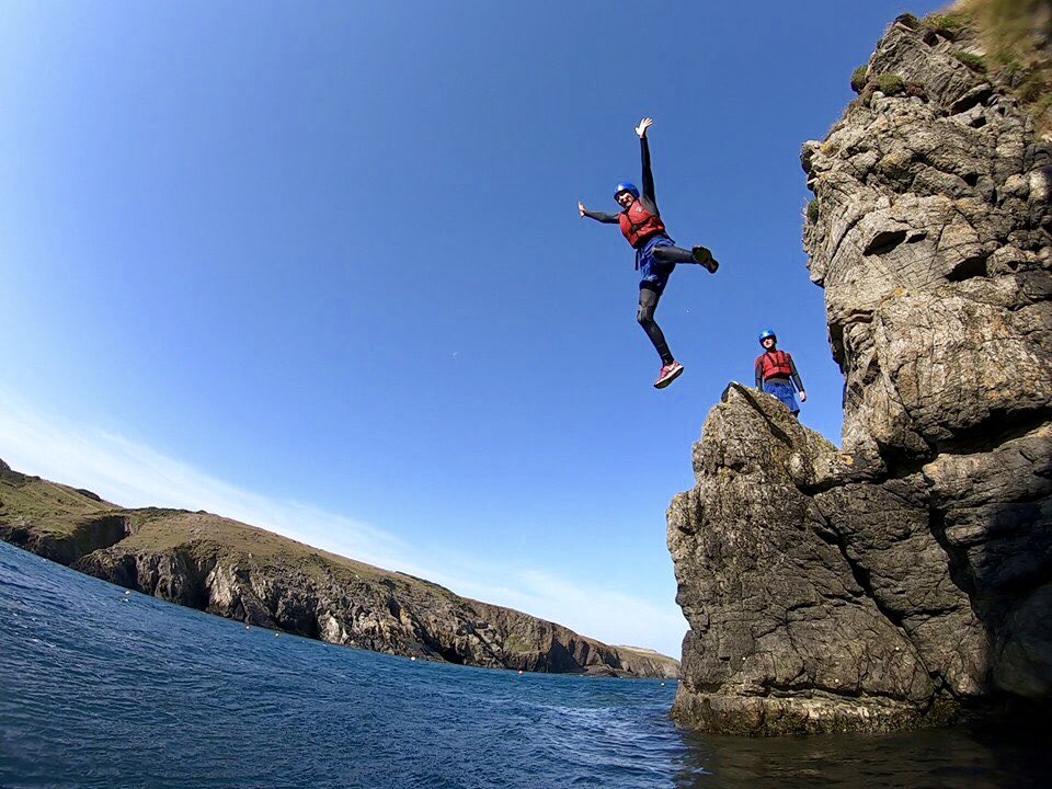 realadventureco's tweet photo. Jump into a Welsh adventure... We had an awesome morning out playing on the Wild West coast of Wales, Coasteering in Pembrokeshire. @visitwales @VisitPembs @lovepembs https://t.co/TyCnRNukDq