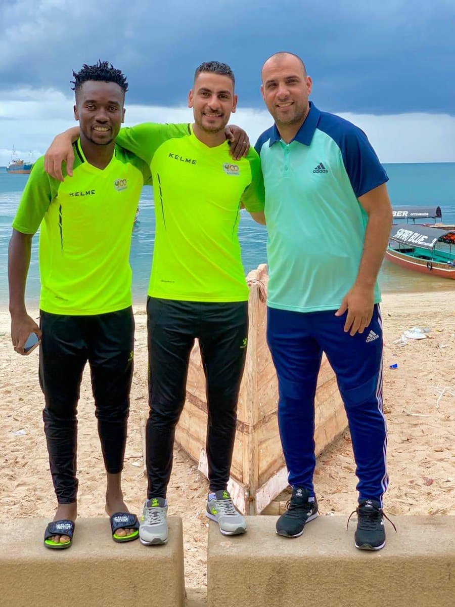 Zbac10's tweet photo. #FOOTBALL : #Coupe_CAF : Le club #Al_Masry du Burkinabe Saïd Simpore présentement en Tanzanie affronte #MAIINDI_SC . Bonne chance a l'étalon
#VIVE_FOOTBALL_BURKINBE https://t.co/8ryhU5vMLW