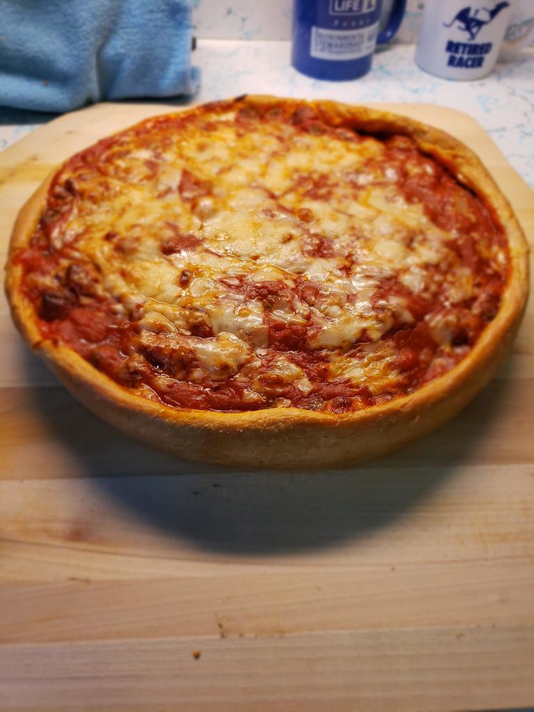 Cute_and_Food's tweet photo. "America's Test Kitchen Chicago Deep Dish Pizza. The crust was worth the effort." via #Pizza Subreddit - Courtesy of hennessey278 https://t.co/LAiisXHPzl