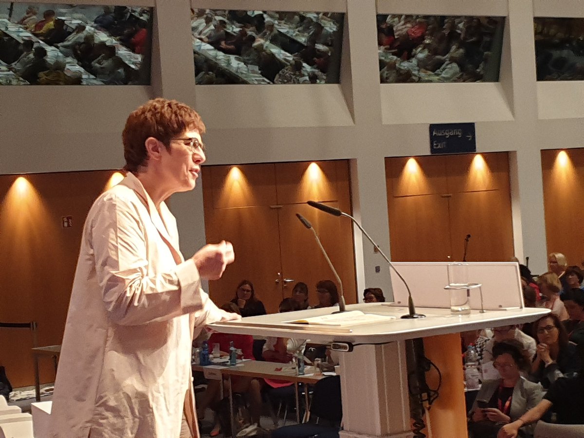 Begeisternde Rede unserer Parteivorsitzenden AKK, die 20 Jahre aktiv in unserem Bundesvorstand mitgearbeitet hat. 
Auch ihr Appell #mutmachtmehrmöglich