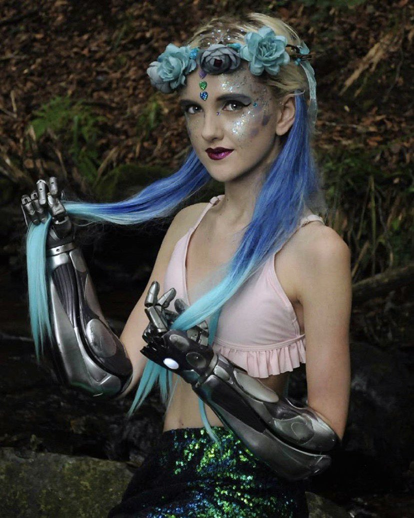 222mgtuk's tweet photo. Model: @GiveTillyaHand
Photographer: @debbietoddphotographer
MuA: @whatsyourfacemua
Agency: @Taintedents
@openbionics #AlitaArmy #inspiring #picoftheday #photooftheday #beauty #thebionicgirl #lachicabionica #bionicallybeautiful #bionicmodel #model #publicspeaker #mermaid https://t.co/Mj5sXrJZpl