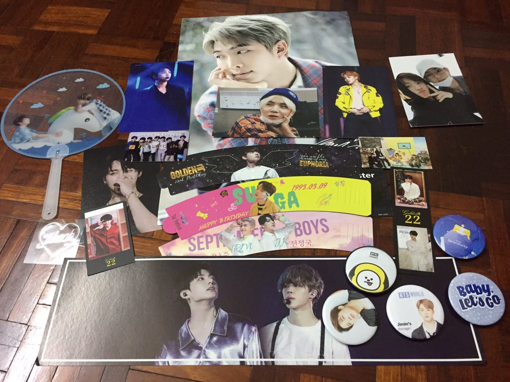 carhzack_'s tweet photo. Thnks #TheLightsofSeptember organizer for these amazing cupsleeve and also @Audreykjl07 and @dreamisdark0 for deliver for mee~and also @ashtaeticluv @namtothefckgjin thnk u thnk u~
See u guys tmr at #GoldenMoonInPG !! https://t.co/4rqHN3bMB1