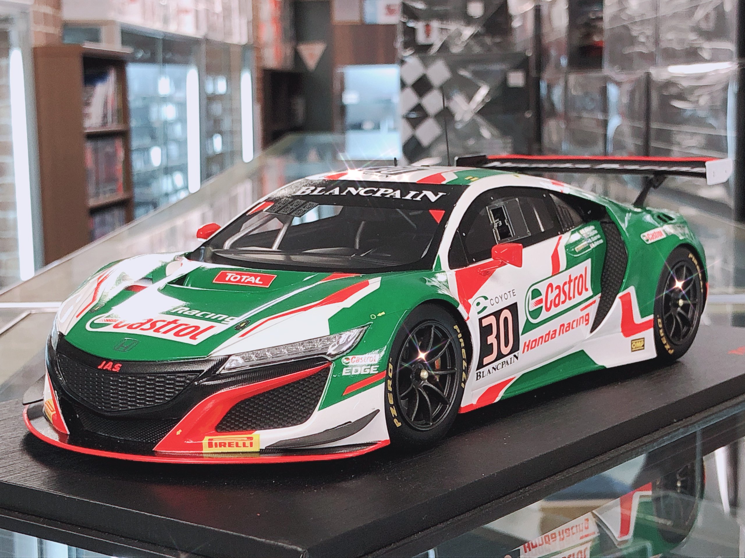 ミニカーショップ ポストホビー新宿店 Ar Twitter Topspeedの新商品 ホンダ Nsx Gt3 カストロール 18 スパ24h No 30 1 18スケールが入荷しました きた カストロール Nsx デカいので迫力もあり 素晴らしいモデルですね