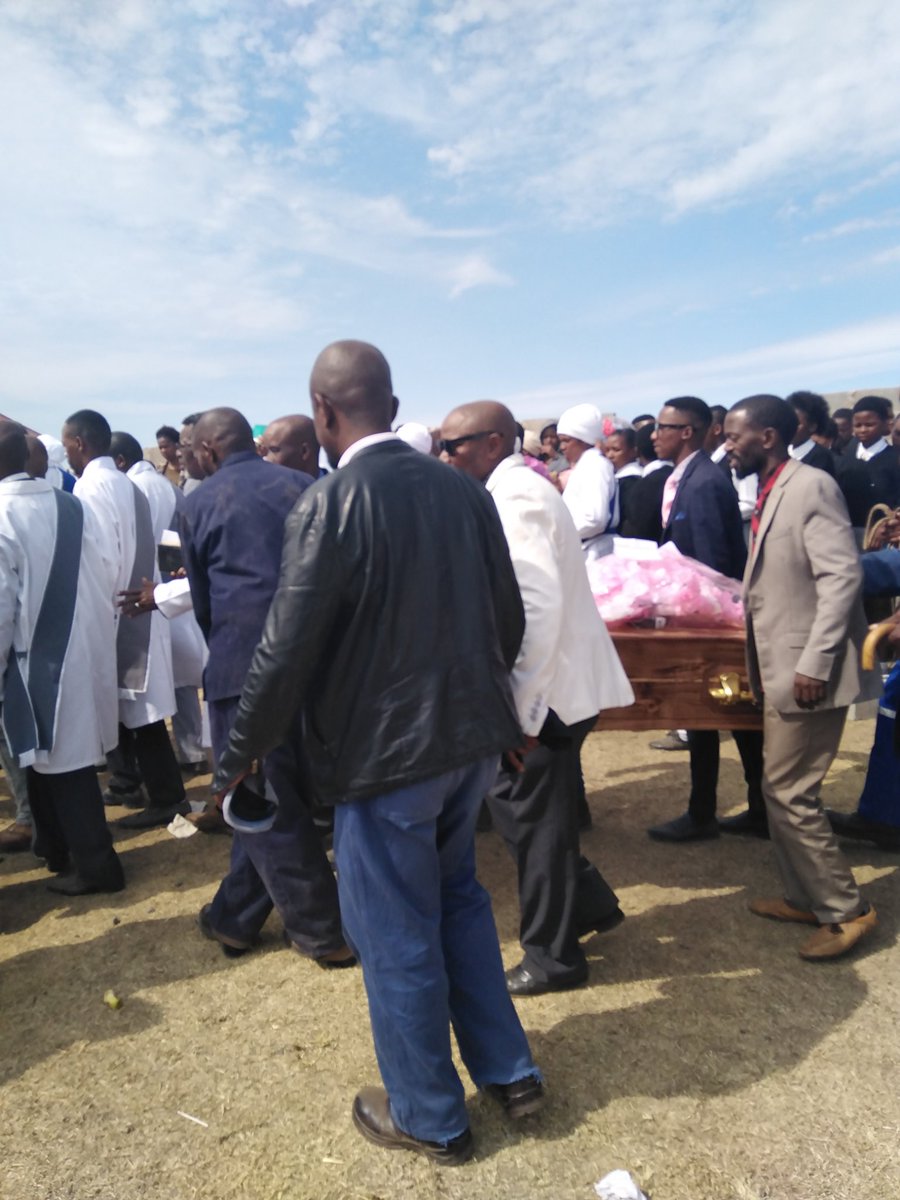 Athi_Saba's tweet image. It is time to lay Aviwe Wellem to rest. Heartbreaking truly. So young, so much to still give. #SheWasNext