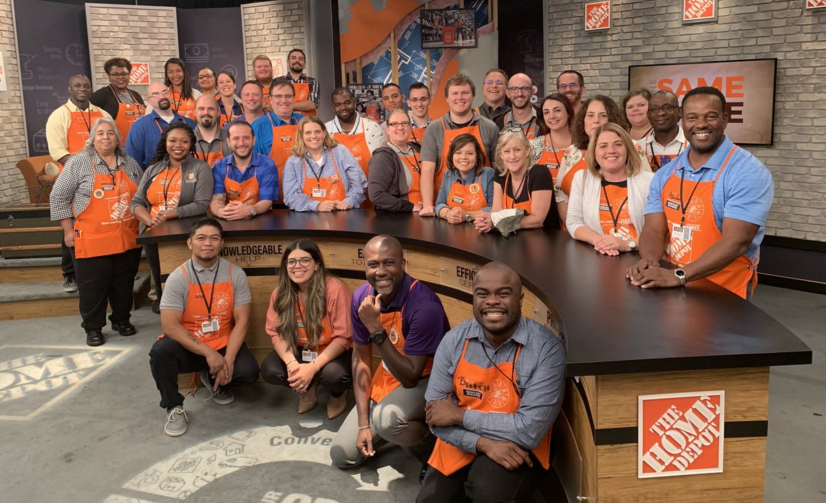 An absolute pleasure to have this group of ASMs this week. So much growth, learning, and toolboxes that are full, ready to make a difference. #daretobedifferent #hdussc #asm #leadership