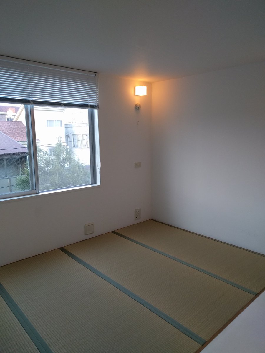 1 精神異常者閉じ込めておくような部屋がですか W むしろ元の独房みたいな部屋の方があってる気がしますw