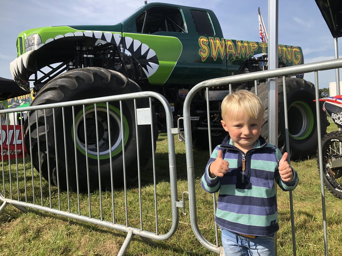 <a href="/swampthing4x4/">Tony Dixon</a> cheers for the chat Tony... #truckfest #swampthing