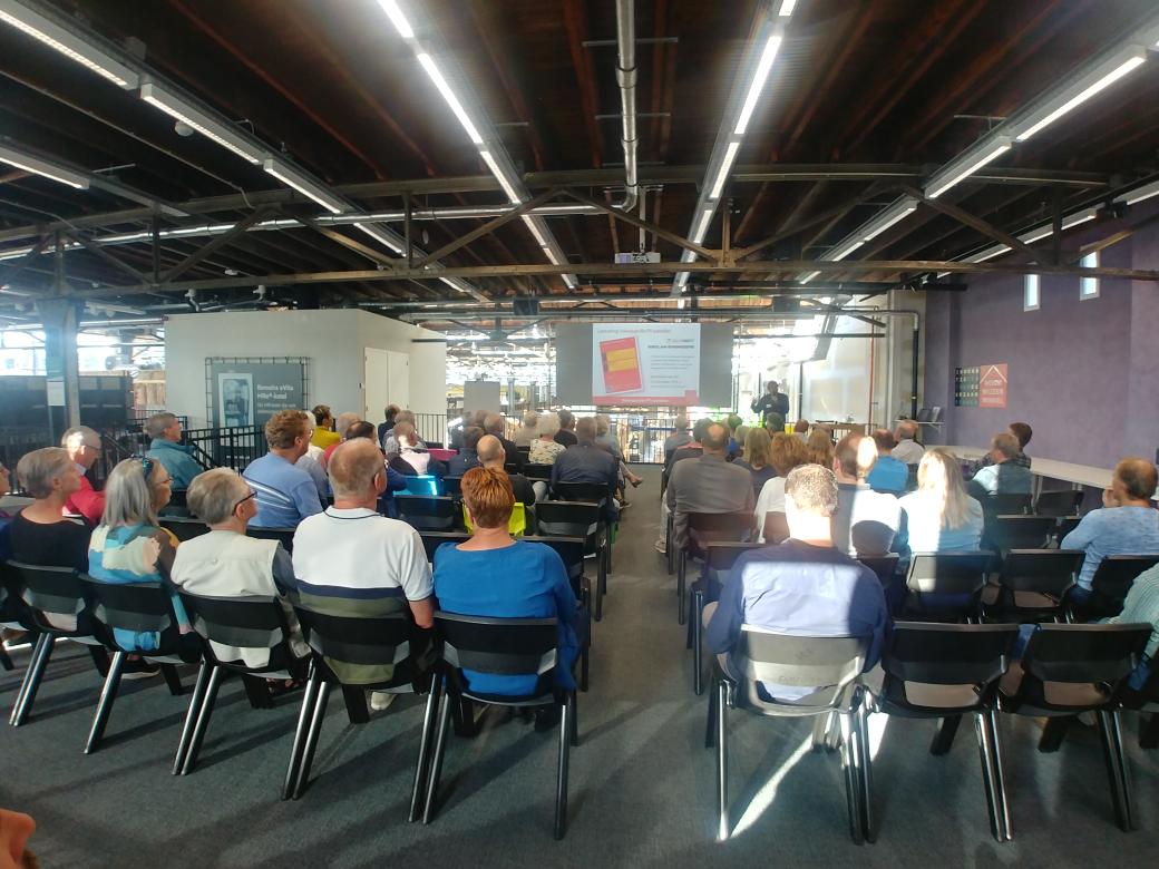novasole's tweet photo. Grote opkomst bij de Themadag zonnepanelen en de lancrering van de Solarwatt actie! #zonnepanelen @WoonWyzerWinkel @solarwattnl https://t.co/BCGUgyKhvE