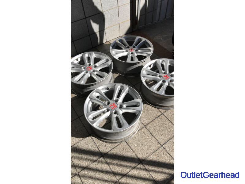 outletgearhead's tweet photo. Rodas Honda Civic Si+Pneus!
Siga nosso insta: @outletgearhead
.
.
#civicsi #hondacivicsi #hondacivic #civic #honda #rodasoriginais #aro17 #rodas17 #k20 #ivtec #vtec #hondeiro #rodaesportiva #jdm #jdmbrasil #civicnation #hrmb2019 #hrmb #outletgearhead #sábado #aracaju #sergipe https://t.co/9NykorFPQV
