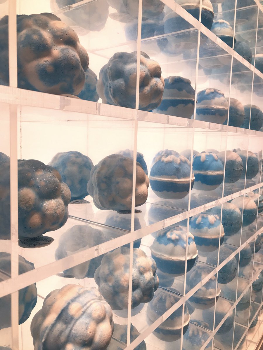 tenkomori19's tweet photo. #LUSH #BATHBOM https://t.co/dkUZmd9VGw