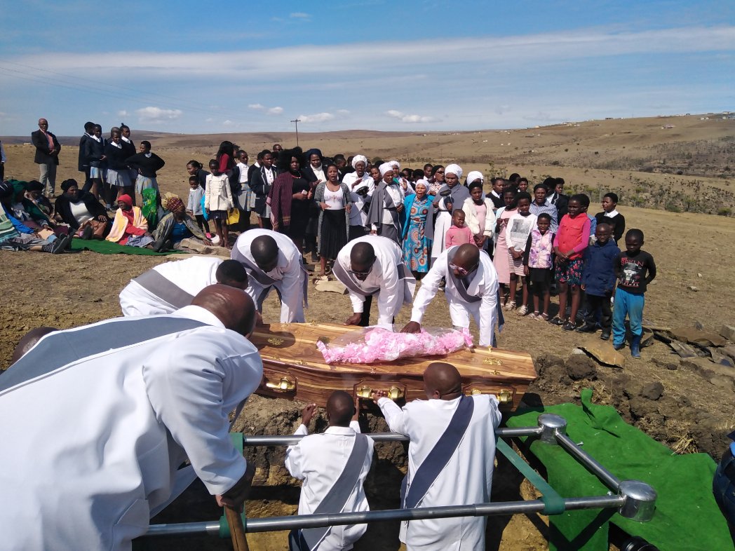 Athi_Saba's tweet image. Aviwe Wellem, beautiful, loving and God&apos;s child is laid to rest in Qokolweni, Dutywa Eastern Cape. She was raped and murdered. #SheWasNext