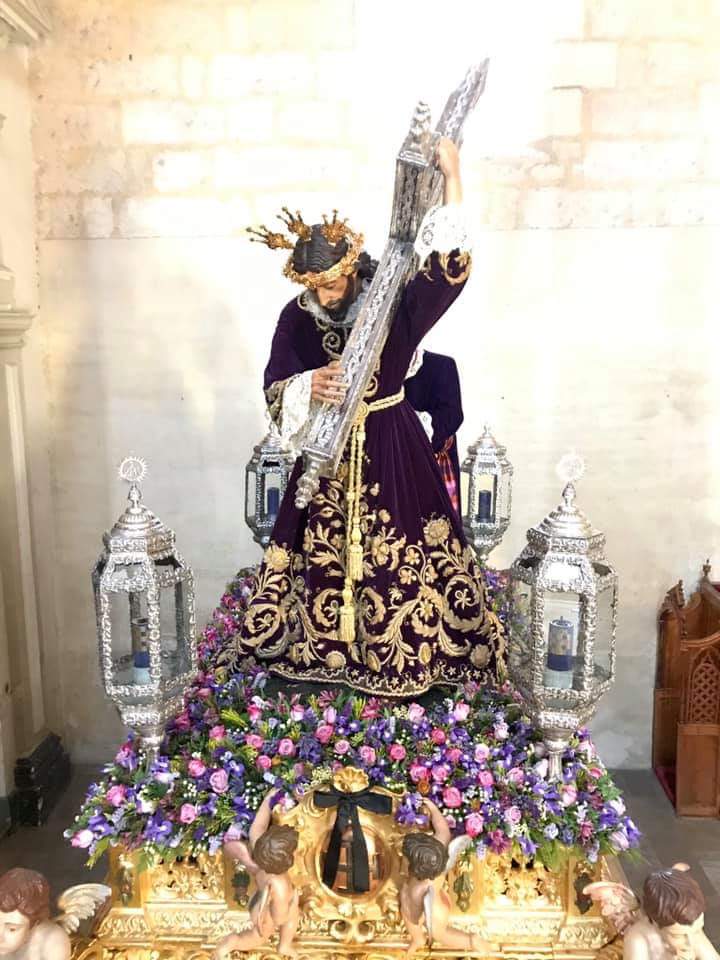 Desde nuestra Hermandad queremos desear a la querida y paisana Centenaria Hermandad y Real Archicofradía de Nuestro Padre Jesús Nazareno (<a href="/HdadNazarenoFN/">Hdad. del Nazareno</a>) una magnífica estación de traslado a la SIC de Córdoba por la Magna Exposición "Por tu cruz redimiste al mundo".
.