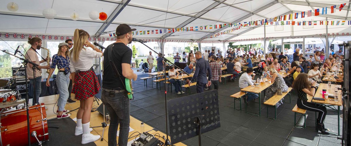 britishschoolro's tweet photo. What better opportunity for new parents and children to feel welcome and meet the BSB community than a barbeque? BSB Welcome Barbeque is the perfect event for everybody involved to bond, have fun and create long lasting friendships.
#BSB20Years #FBSB #BSBCommunity https://t.co/Di3GfOPdEf