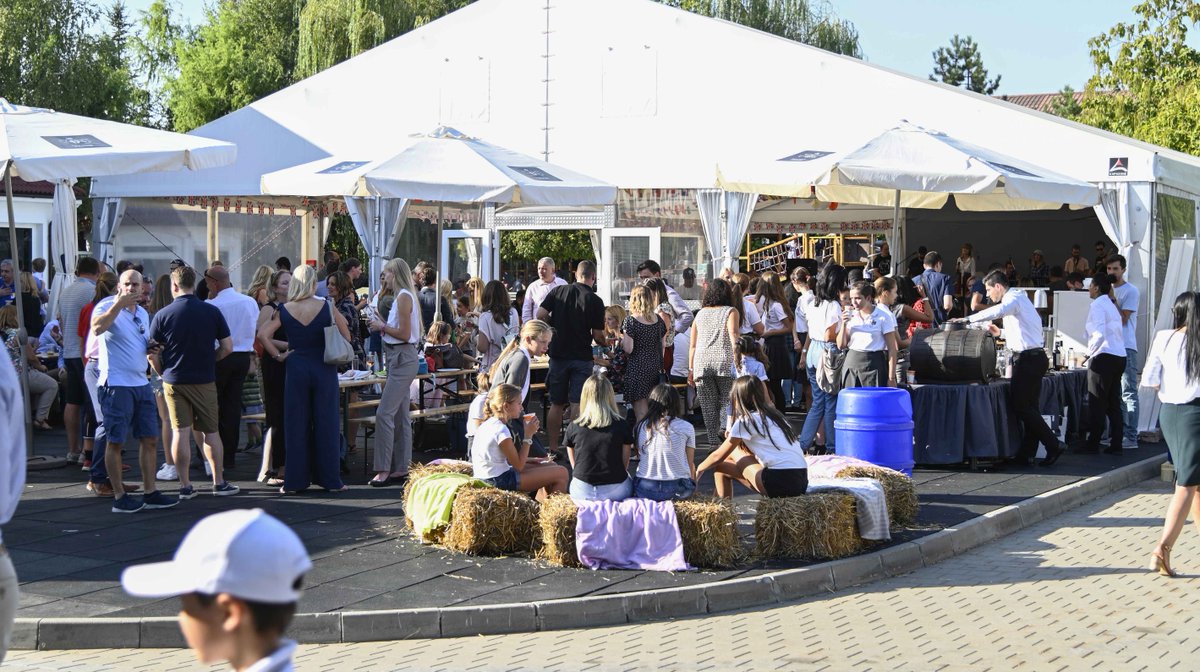 britishschoolro's tweet photo. What better opportunity for new parents and children to feel welcome and meet the BSB community than a barbeque? BSB Welcome Barbeque is the perfect event for everybody involved to bond, have fun and create long lasting friendships.
#BSB20Years #FBSB #BSBCommunity https://t.co/Di3GfOPdEf