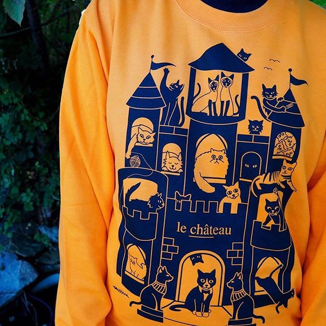 hellohelloDODO's tweet image. Halloween is coming and who doesn’t want to wear a castle filled with CATS? 😸
.
.
.
#hellododo #lechateau #halloween #halloweensweater #sweaterweather #catsofinstagram #cats_of_instagram #catsweater #catlovers #crazycatlady #handprintedwithlove #sque… ift.tt/3016wO2