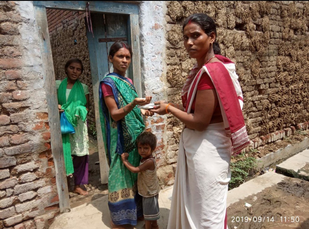 suposhitnalanda's tweet photo. "हर घर एक मुट्ठी" is an innovative step for community participation in #Annaprasanna driven by #Ekangarsarai Block, Nalanda. The food display during annaprasanna is prepared with the collection of grains from local households.@NITIAayog @MinistryWCD @smritiirani @POSHAN_Official https://t.co/AbQZJI4QxB