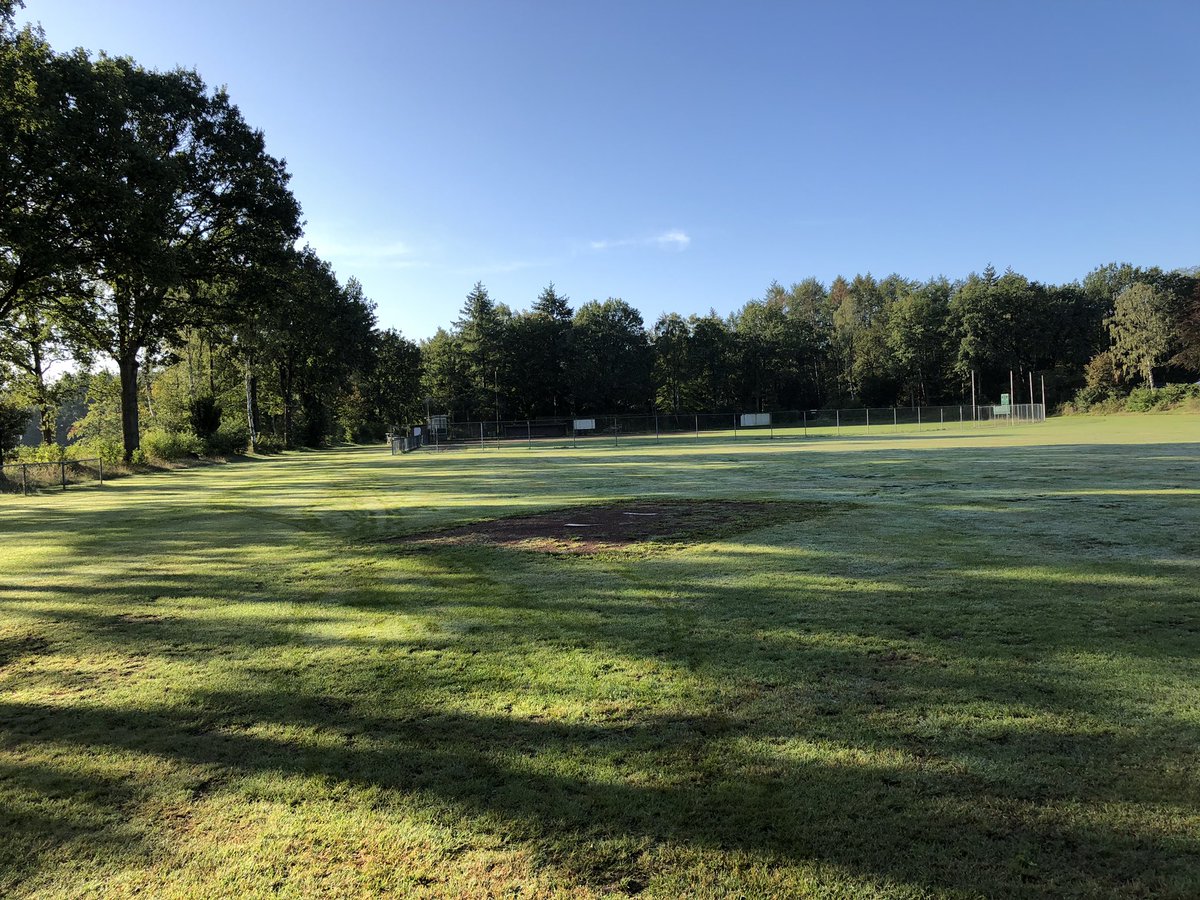 Mooie dag om te softballen🥎🥎🥎 @Robur58 <a href="/wsbapeldoorn/">WSB</a> #bucksapeldoorn softbal pupillen