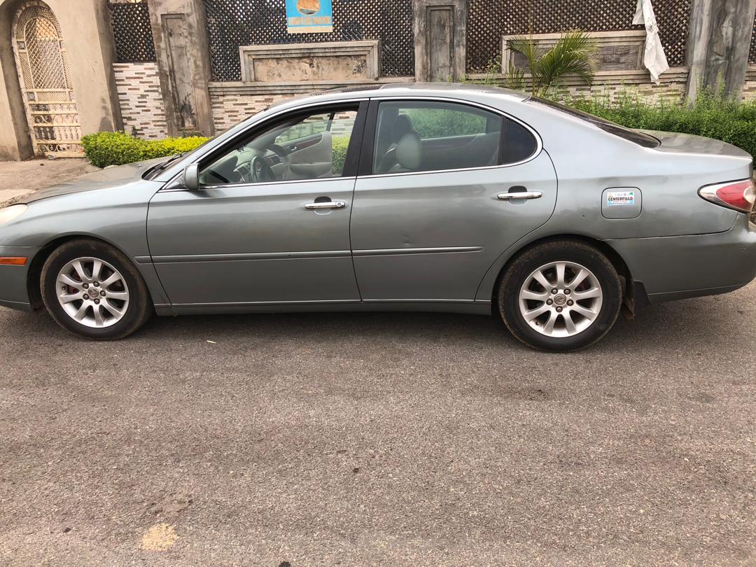 PELSAUTOS's tweet photo. 2003 Lexus Es 300. Pained once.
Engine is top notch,
a
Ac is chilling, 
Gear is responsive.
Buy and drive.
Location is Ogbomoso.
Price is 1.250m.
Call or WhatsApp 07032328559 for more details.
#Saturdaydeal https://t.co/VvKzcWFxGi