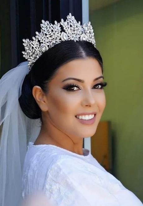Long Wedding Hairstyle With Tiara And Veil With Veil  Fans Share