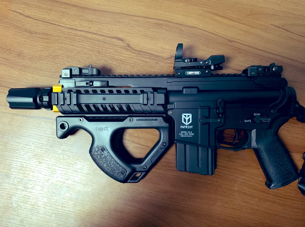 Toy Ta Da コンパクトなトレーサーだけどデザインがブラストシールド調でええ感じ サバゲー 電動ガン M4 サバイバルゲーム