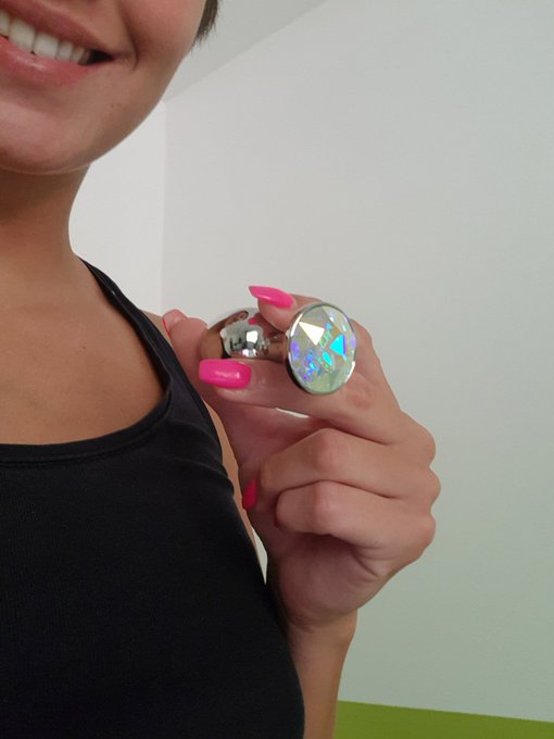 Merci Damien pour ce jolie cadeau :) H&acirc;te de le mettre en show 😛 https://t.co/r9wTsLwivT<a href="/tag/boobies"class="tags"><span>#boobies</span></a><a href="/tag/porn"class="tags"><span>#porn</span></a><a href="/tag/porno"class="tags"><span>#porno</span></a><a href="/tag/boobs"class="tags"><span>#boobs</span></a><a href="/tag/pornhub"class="tags"><span>#pornhub</span></a><a href="/tag/seins%20"class="tags"><span>#seins </span></a>