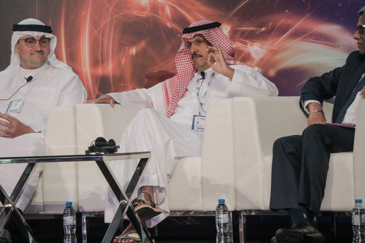 "إن مشكلتنا في المنطقة ليست مشكلة طاقة، فنحن نعاني من مشكلة بالغة الأهمية مع المياه، ويكمن الحل المثالي في الجمع بين موارد الطاقة المتجددة وعمليات تحلية المياه الأمر الذي من شأنه خلق آلية فعالة وموثوقة لتوفير المياه والحفاظ على البيئة". -محمد أبونيان، رئيس مجلس إدارة أكوا باو