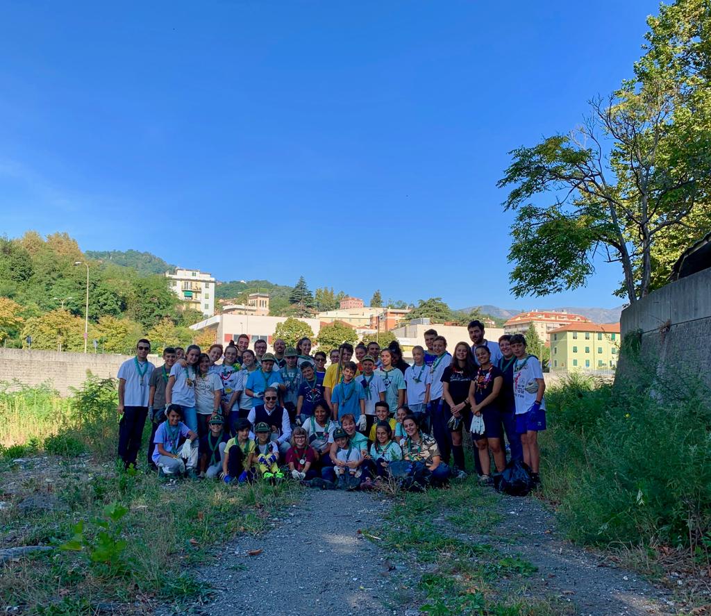 astergenova's tweet photo. #ASTer #AGESCI Liguria #MASCI #AMIU #MunicipioV #Valpolcevera anche sul Torrente Polcevera a #PonteX caccia in corso https://t.co/ZoQhQsDFnr