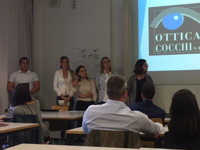 DigitoolsMilano's tweet photo. Bella serata di presentazione dei project work su Ottica Cocchi SA Bellinzona  dei 4 gruppi degli studenti del corso di Digital Marketing della Società degli impiegati del commercio - Sezione Ticino. Complimenti a tutti gli studenti! https://t.co/AP7tHDIEdf