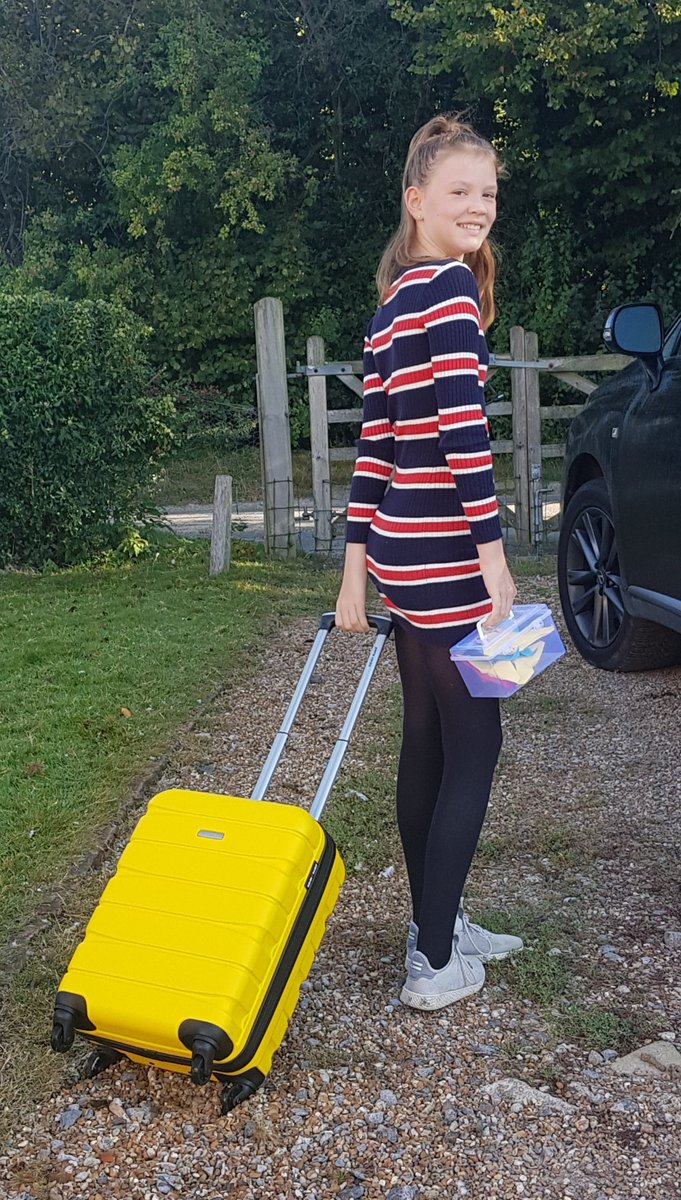 PoppyBarden's tweet photo. Early start this morning. Off to sunny Suffolk today to start #filming #excited 
#ChildActor #tweenmodel #actress #film #indiefilm Have a lovely Sunday everyone! 🥰 https://t.co/t33NQhAluW
