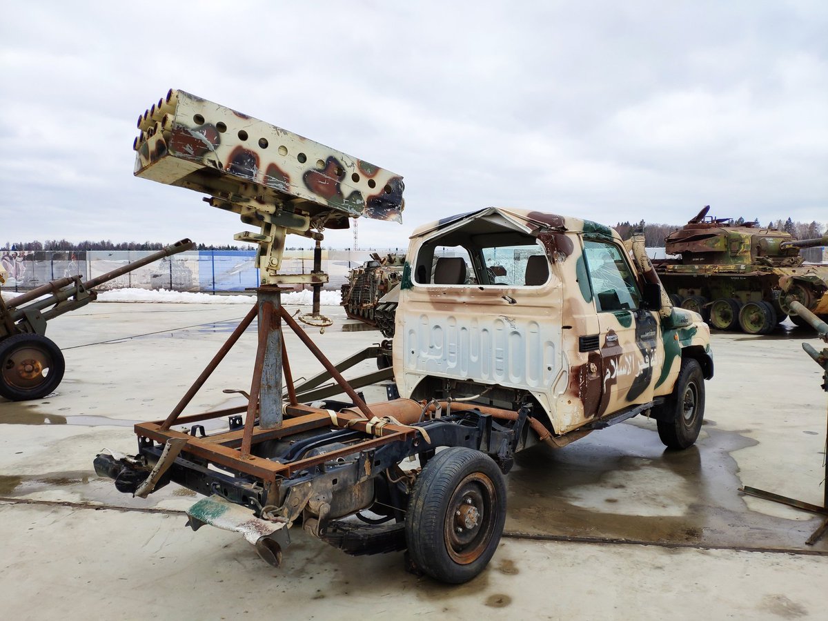 vitalyvk's tweet photo. Импровизированная РСЗО на шасси Toyota Land Cruiser
Improvised MLRS on Toyota Land Cruiser chassis

#mlrs #syria #рсзо #сирия #паркпатриот #parkpatriot #patriotpark #alnusrafront https://t.co/TsMSUyliBm