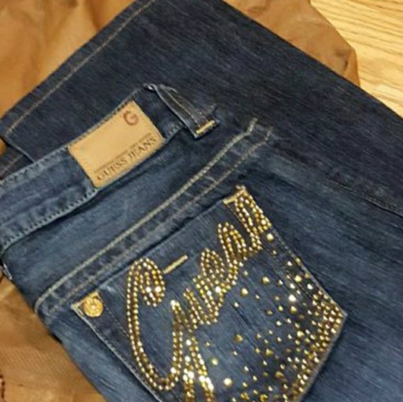 Secret_temptati's tweet photo. So good I had to share! Check out all the items I'm loving on @Poshmarkapp #poshmark #fashion #style #shopmycloset #guess #shoedazzle #vigoss: https://t.co/7ji3MPxfqe https://t.co/QaE7fHOscd