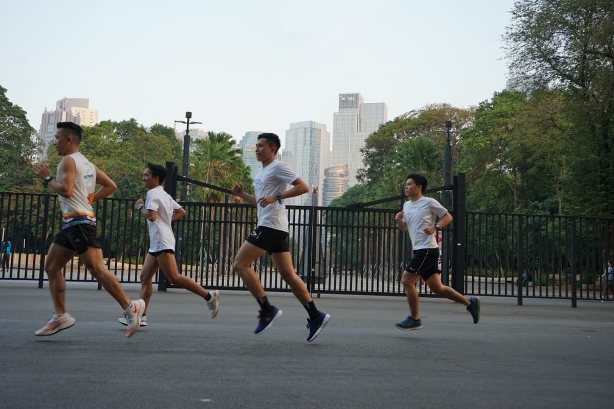 910shoes's tweet photo. Dimanapun dan kapan pun kamu berolahraga, tetap gunakan @910shoes untuk kenyamanan kalian. Selain nyaman, kalian bisa tampil kece seperti #910runners, Willy Arvian @bung.will ini.

Shoes in Picture: Ryoma Blue

#910shoes #910runners #betheplayer #sneakers #running #training https://t.co/C9VSrCs7k7