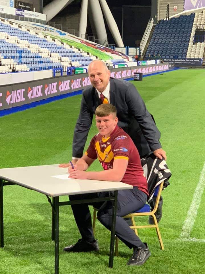 SaddRangers's tweet image. Congratulations to Ben Killan signing his #procontract with @Giantsrl good luck. #oneofourown #oncearanger