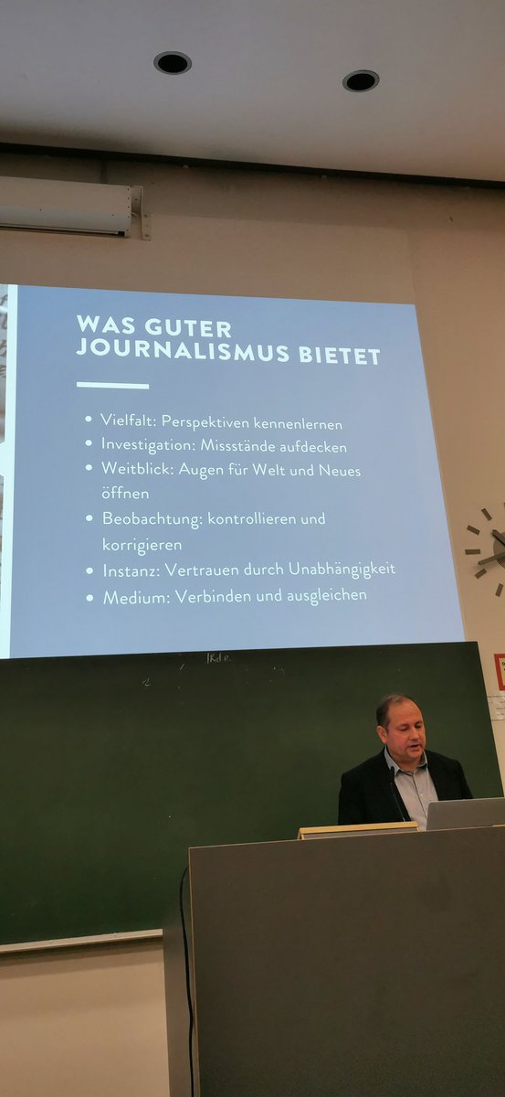 JobbMichaela's tweet photo. Vertrauen durch Unabhängigkeit @chrschwaegerl @riffreporter #t3b19 https://t.co/a4WpoOjDJQ