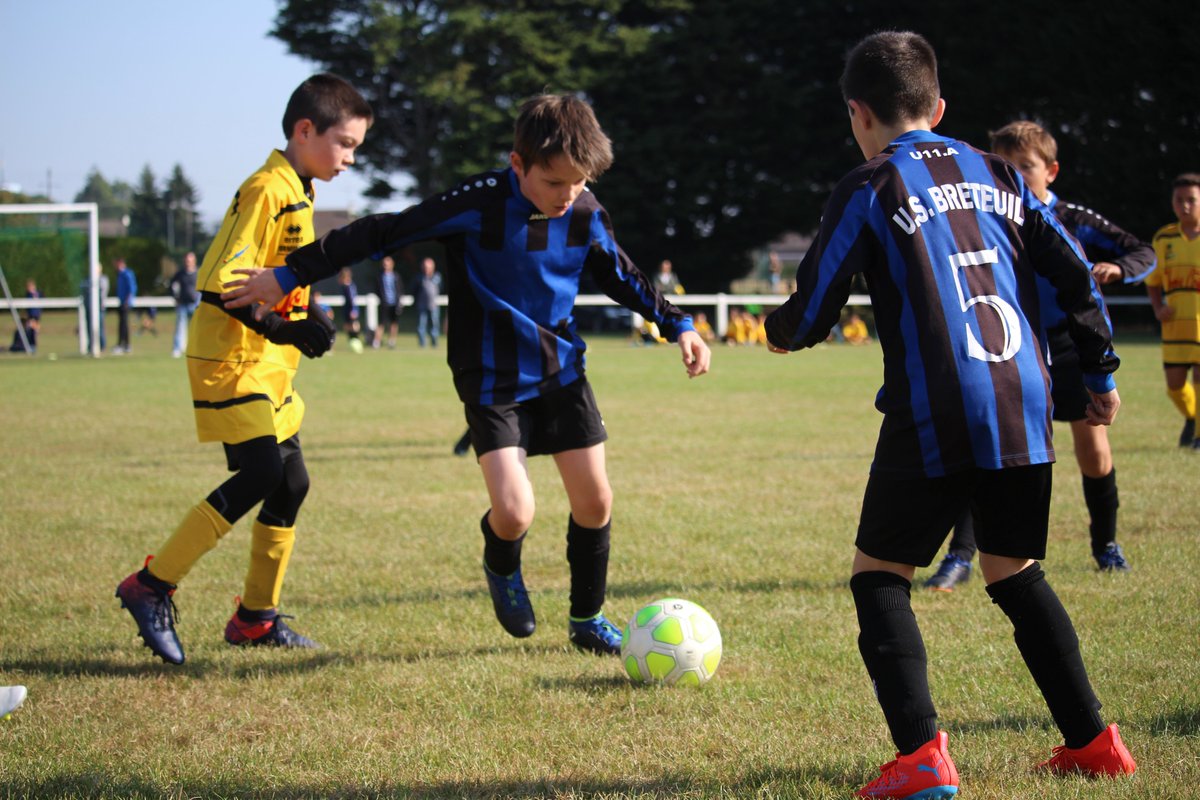 USBreteuil's tweet photo. #teamUSB
#U10 #U17
#Froissy

Quelques photos du plateau qui avait lieu ce matin à Froissy pour les U10/U11

Toutes les photos ici 👇

https://t.co/PgoLnWSNUw

🔵⚫️⚽️📸 https://t.co/CxKDyEZpfJ