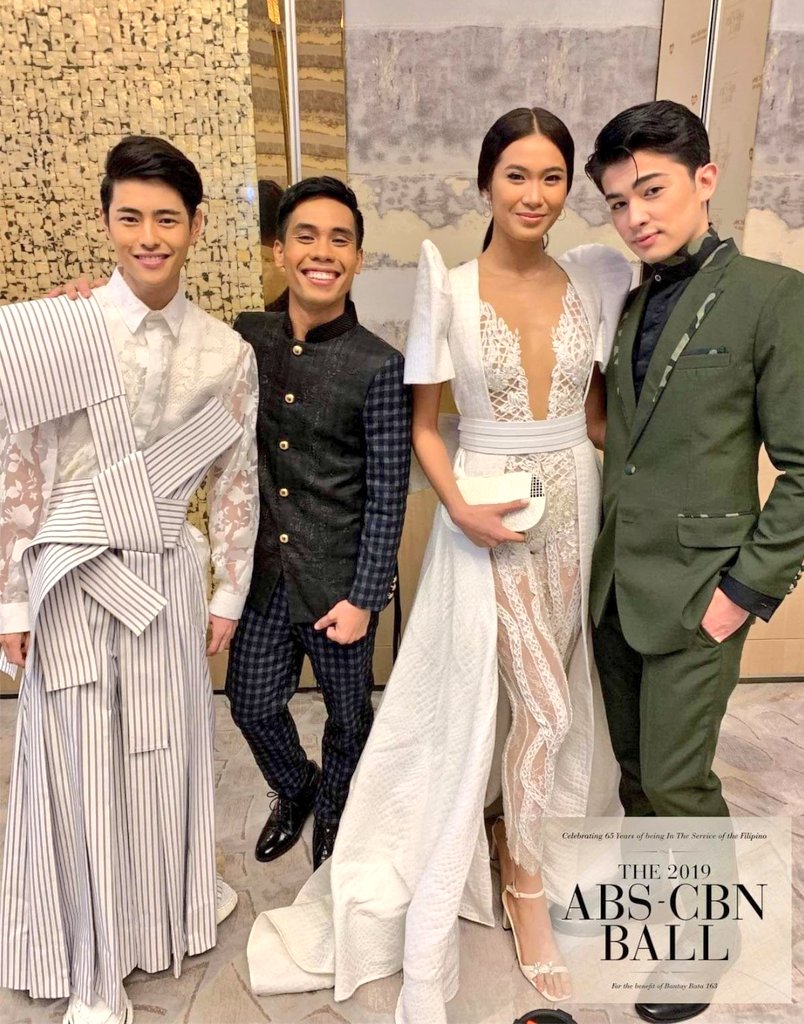 itzCloverclever's tweet photo. whats the meaning of this?? hahahahaha wedding pala itey bakit di ako inform mygas lels

FUMIYAM InseparaBALL https://t.co/FXTqZ9URwA